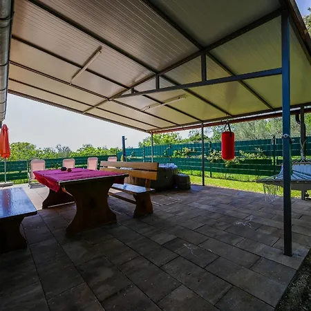 Дом отдыха Casa Emily Ровинь