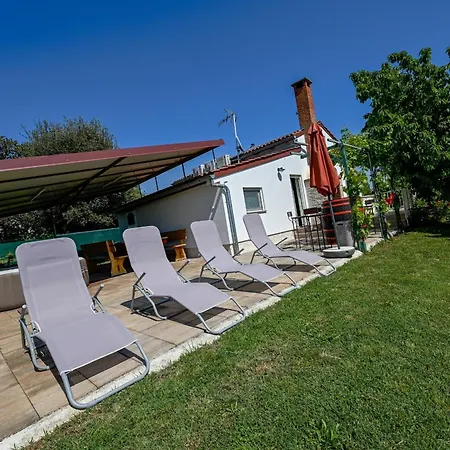 Casa Emily Дом отдыха Ровинь