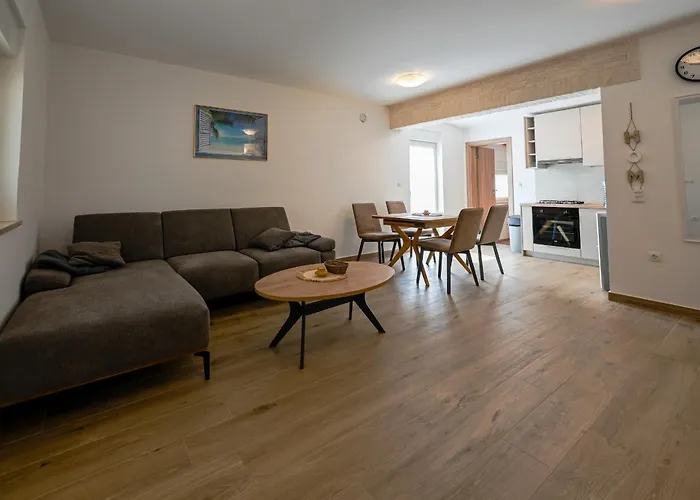 Casa Emily Ρόβινι