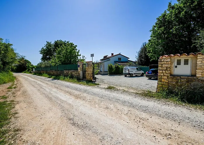 Casa Emily Ρόβινι